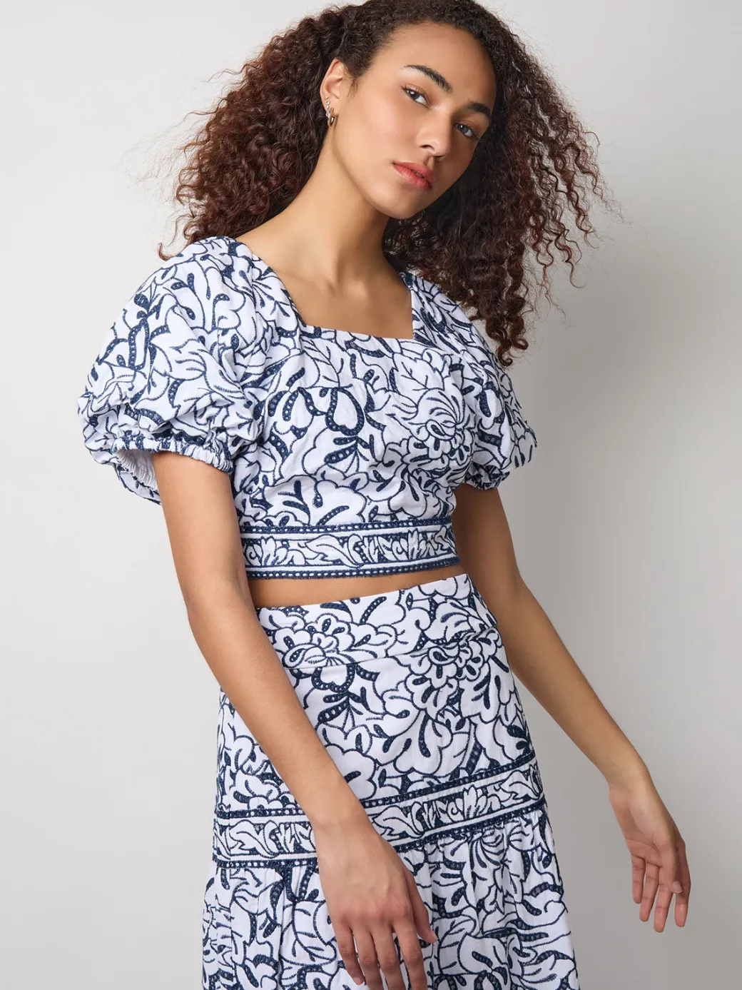 Embroidered Floral Cropped Cotton Blouse|Misook Clearance