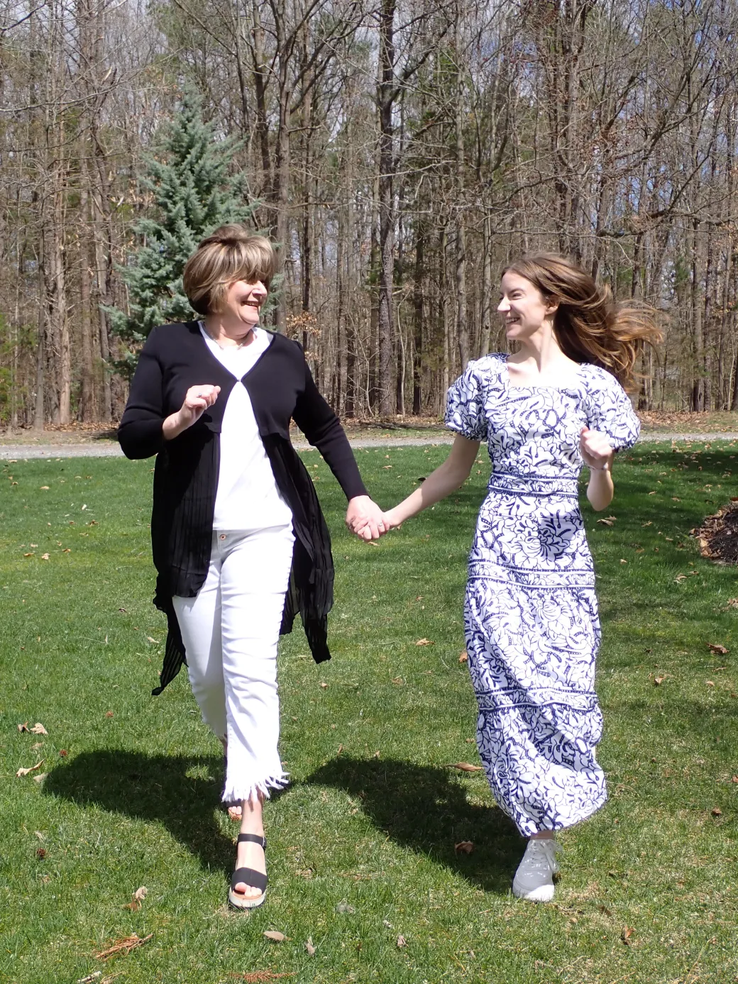 Embroidered Floral Cropped Cotton Blouse|Misook Clearance