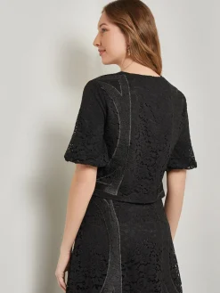 Modern Fit Cropped Textural Woven Blouse|Misook Best