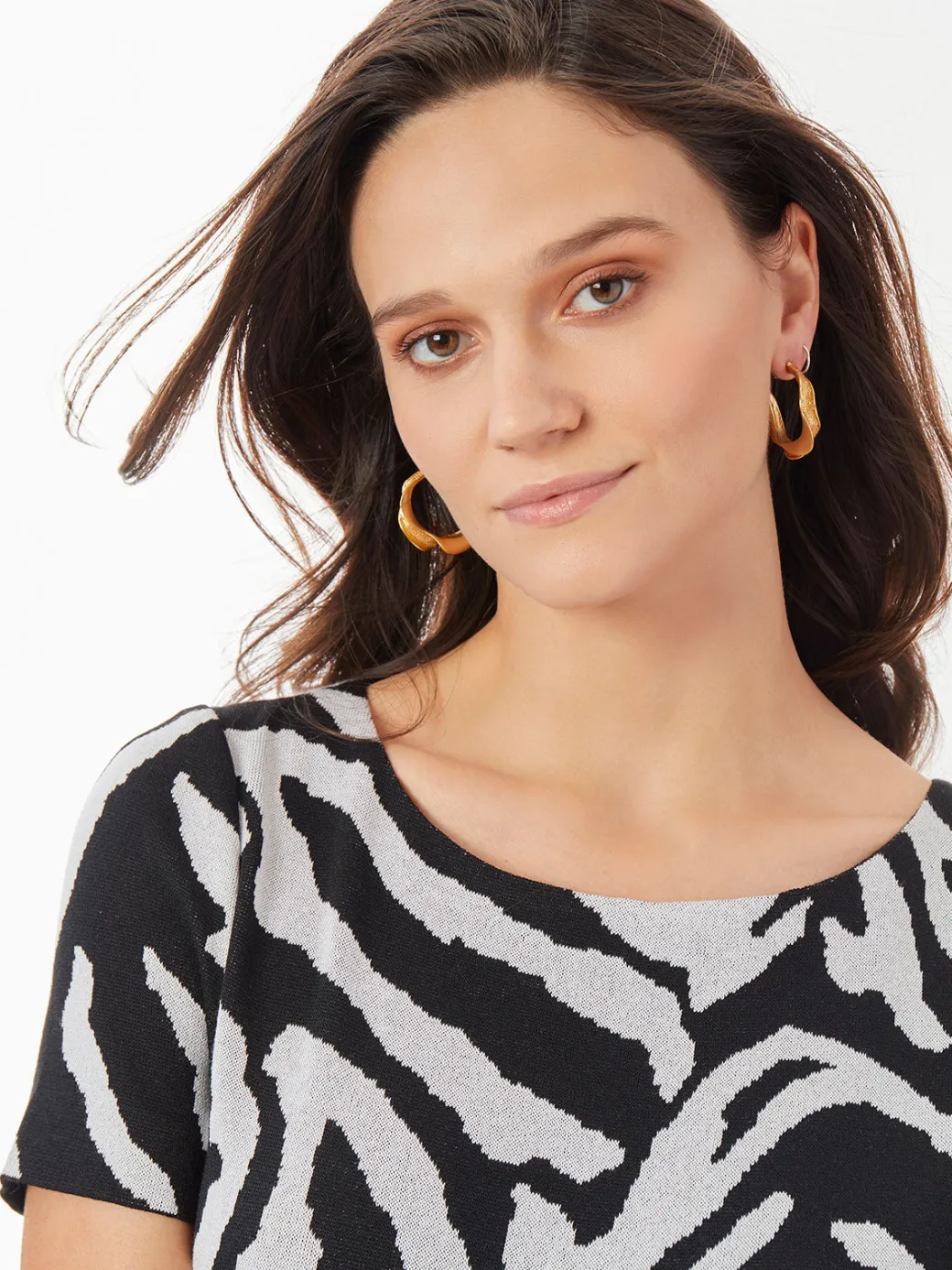 Short Sleeve Zebra Soft Knit Top|Misook Sale