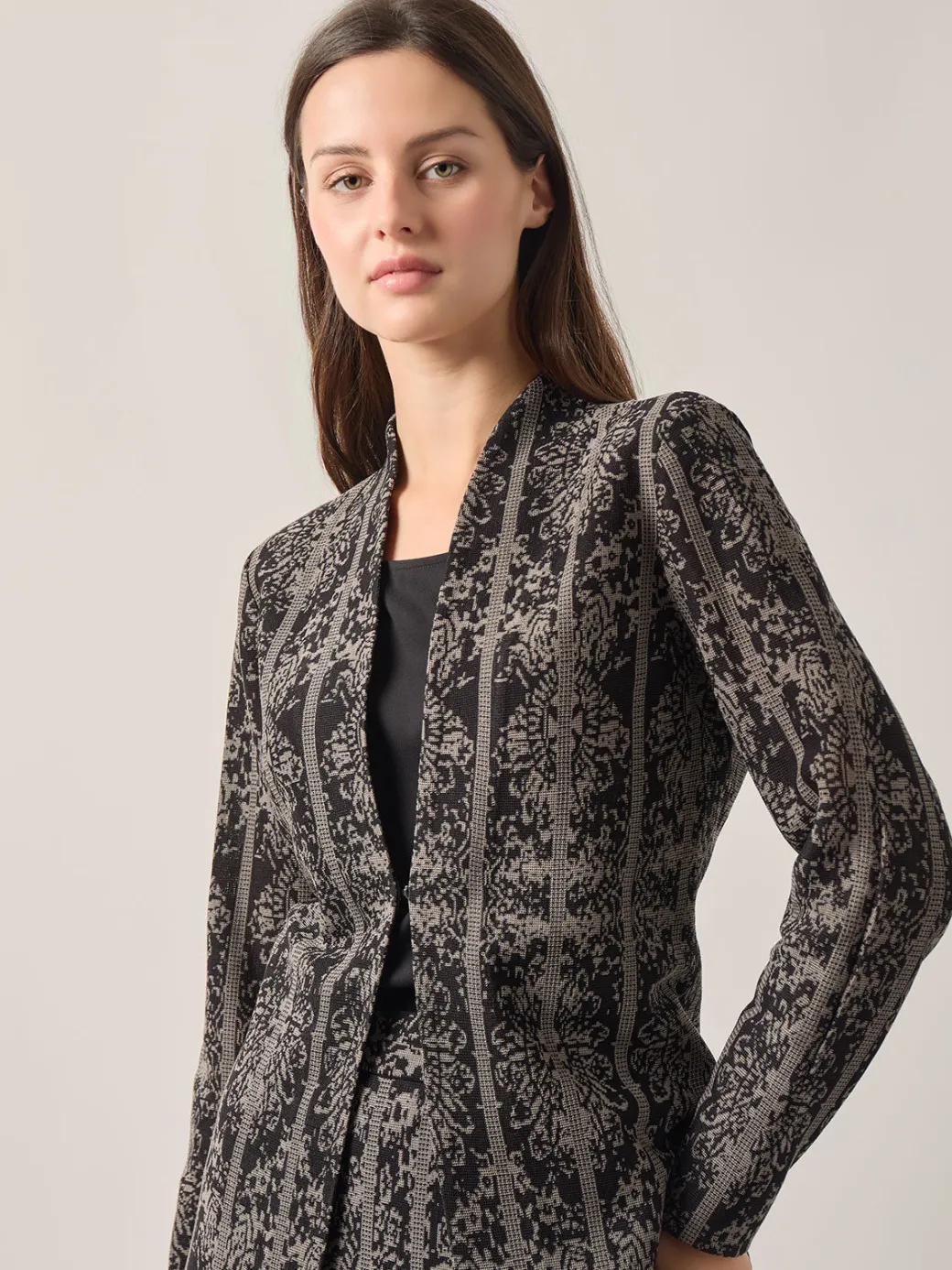 Tailored Fit Two-Tone Jacquard Knit Jacket|Misook Hot